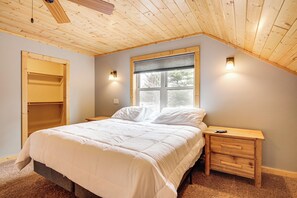 3 bedrooms, desk, iron/ironing board, Internet - Pet Friendly Lake House: Waterfront w/ Boat Dock (Eagle River)