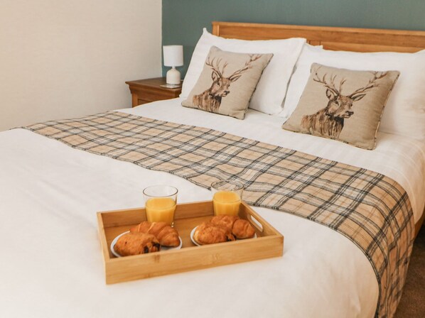 3 bedrooms, individually decorated, individually furnished, free WiFi - The Coach House at Mayfurlong Farm (Leek)