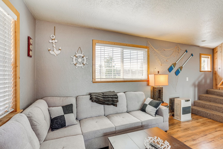 < 1 Mi To Lake Almanor: Home W/ Furnished Decks! - Lake Almanor, CA