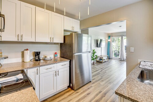 4 Mi to Daytona Boardwalk & Beaches: Cute Cottage