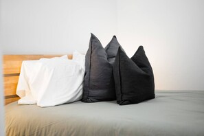 1 bedroom, desk, travel cot, WiFi