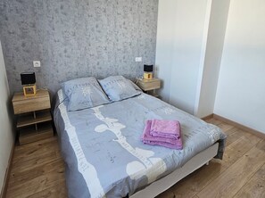 3 bedrooms, iron/ironing board, travel cot, bed sheets