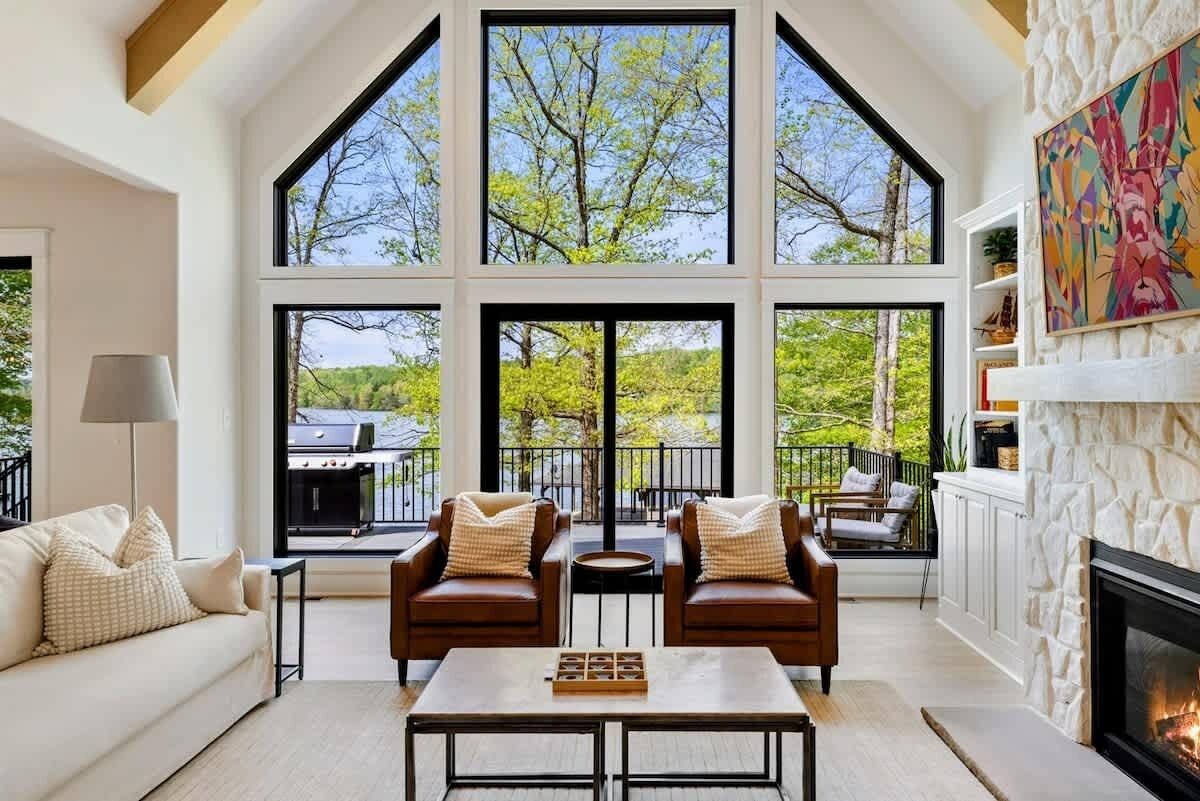 Smart TV, fireplace, video games, offices