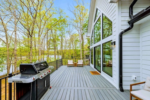 NEW6BR Lakefront Lake Anna 5 Suites, Dock, Hot Tub