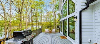 NEW6BR Lakefront Lake Anna 5 Suites, Dock, Hot Tub