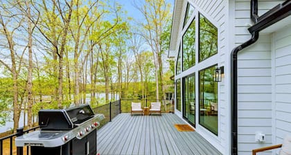 NEW6BR Lakefront Lake Anna 5 Suites, Dock, Hot Tub