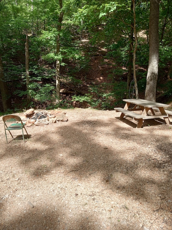 Dnd Camp Site #2 Private Woods Primitive Campground In Sunrise Beach - 密蘇裡州