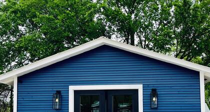 Cottage at Elizabeth House - Walk to Square!