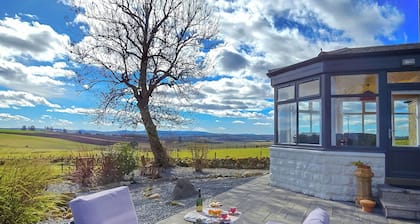 5 bedroom accommodation in Inverurie