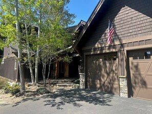 Exterior - Luxury Lodge Retreat in the Heart of Suncadia – Walk to Golf, Winery & Trails (Cle Elum)