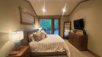 3 chambres, bureau, fer et planche Ă repasser, lit parapluie