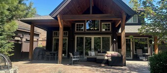 Luxury Lodge Retreat in the Heart of Suncadia – Walk to Golf, Winery & Trails