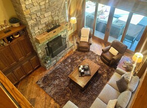 Smart TV, fireplace, computer monitors, printers