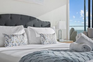 2 habitaciones, escritorio, tabla de planchar con plancha y wifi gratis 