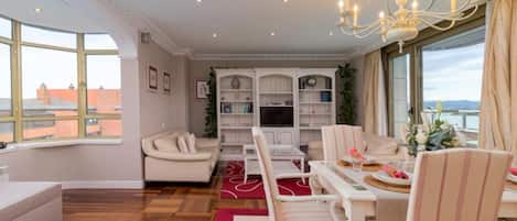Smart TV, books