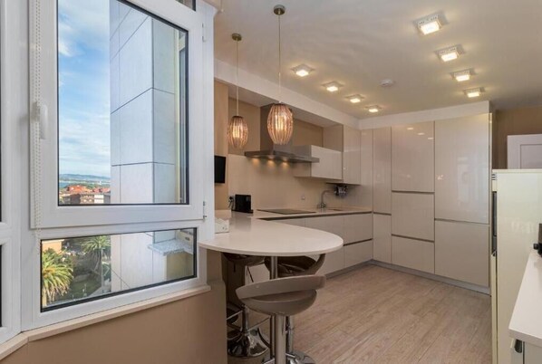 Fridge, microwave, oven, stovetop