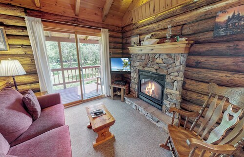 Rough Cut Lodge - Maple Cabin