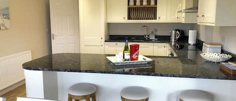 Cookware/dishes/utensils