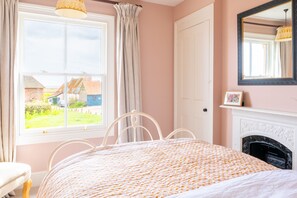 3 bedrooms, internet, bed sheets - Ocean View, Walberswick (Walberswick)