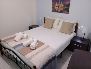 1 Schlafzimmer, Bügeleisen/Bügelbrett, kostenloses WLAN, Bettwäsche