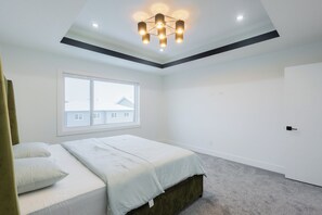 4 slaapkamers, een strijkplank/strijkijzer, wifi, beddengoed