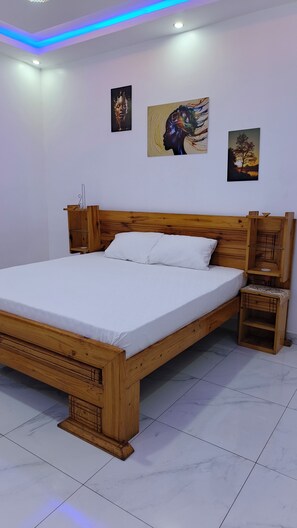 1 bedroom, iron/ironing board, WiFi, bed sheets - Apartment with backyard (Rufisque)