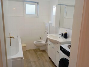 Bathroom - Sunny Coastal Retreat in Trogir (Trogir)