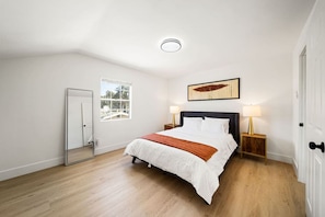 2 chambres, bureau, fer et planche à repasser, accès au Wi-Fi (inclus)