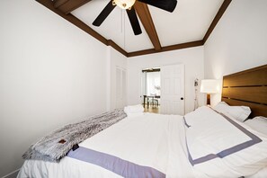 2 quartos, ferros/tábuas de passar roupa, Wi-Fi, roupa de cama