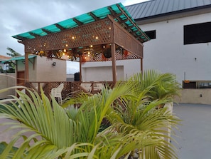 Terrace/patio - Modern 2-Bedroom Apartment - Rose Villa Suite G4, Near Beach with Pool Access (Gbawe)
