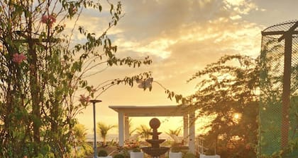 3-bedroom Beach and Garden Resort in Santa Cruz with WiFi, AC.TV Time to relax.
