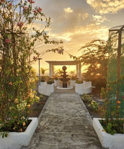 3-bedroom Beach and Garden Resort in Santa Cruz with WiFi, AC.TV Time to relax.