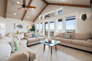 Smart TV, table football, books - Sunset Cove ~ Amazing Waterfront Oasis “Includes kayaks” (Rockport)