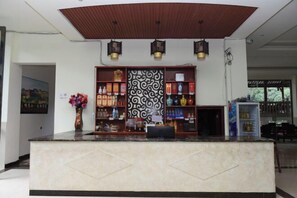 Lobby - Xiushan Hotel (Emeishan City)