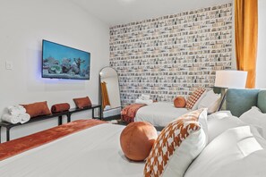 Condo, City View | 3 bedrooms, in-room safe, iron/ironing board, free WiFi - Kid Friendly-Parking-Roof Deck (Philadelphia)