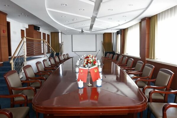 Unclassified image, 1 of 55, button - Jingbin Hotel (Beijing)