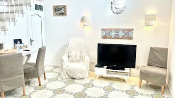 Apartment, Sea View | Living area