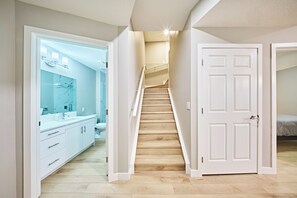 7 Schlafzimmer, Bügeleisen/Bügelbrett, WLAN, Bettwäsche