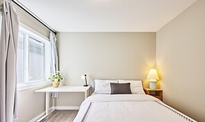 7 bedrooms, iron/ironing board, WiFi, bed sheets