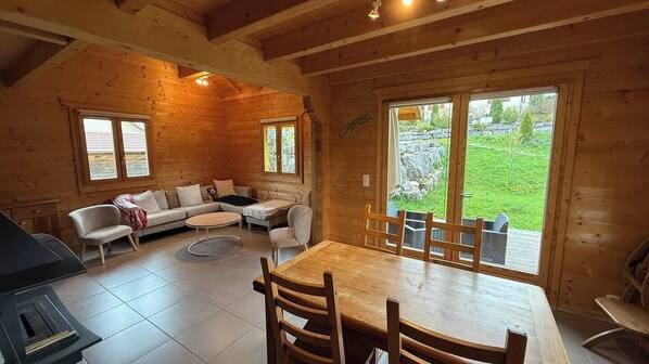 Télévision, cheminée