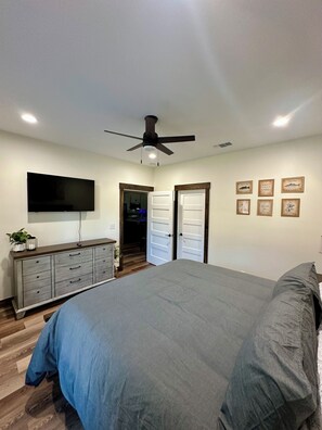 3 bedrooms, iron/ironing board, travel cot, free WiFi