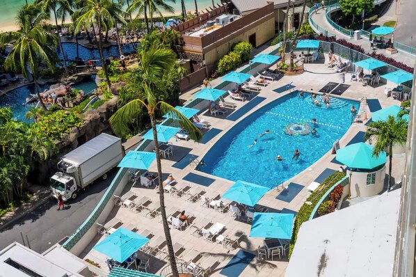 Pool - City & Palm View Oceanfront Bliss w/ Free Parking (Honolulu)
