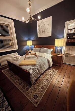 1 غرفة نوم ومكواة/لوح كي وواي فاي وملاءات أسرّة