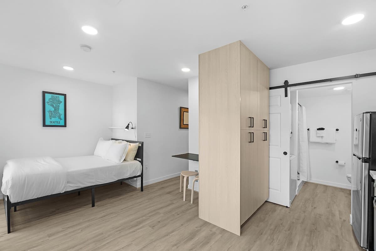 Apartment, 1 Double Bed | 1 bedroom, iron/ironing board, free WiFi