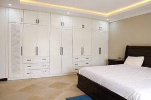 3 bedrooms, bed sheets
