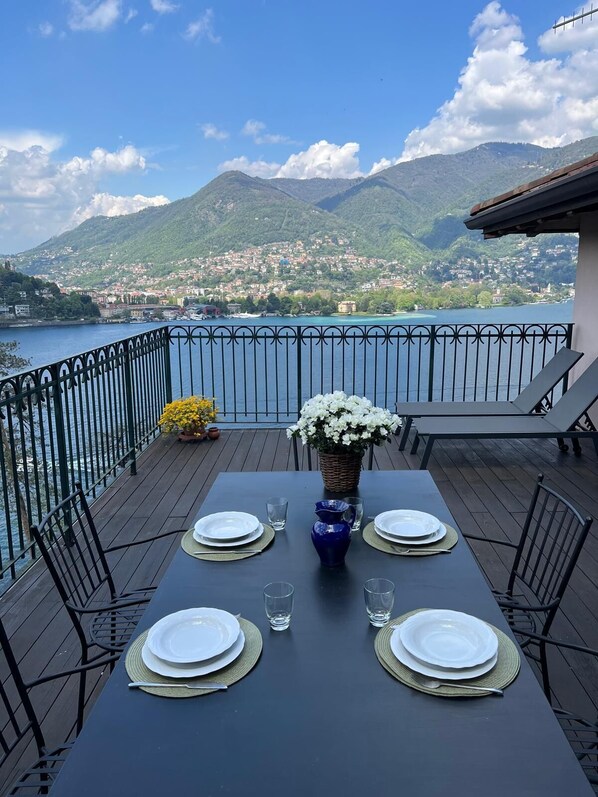 تناول الطعام بالخارج