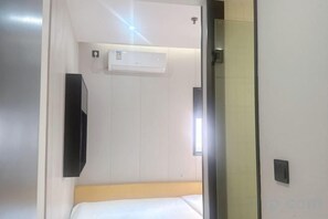 Unclassified image, 2 of 11, button - 100 Inn Hotel (Shanghai Zhenping Road Subway Station) (Shanghai)