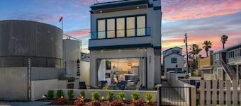 Best 180 Degree Ocean Views | Rooftop | Steps To Sand