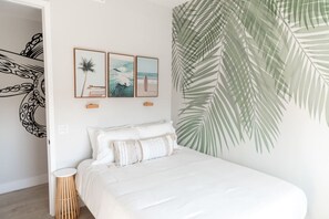 2 Schlafzimmer, Schreibtisch, Bügeleisen/Bügelbrett, Reisekinderbett