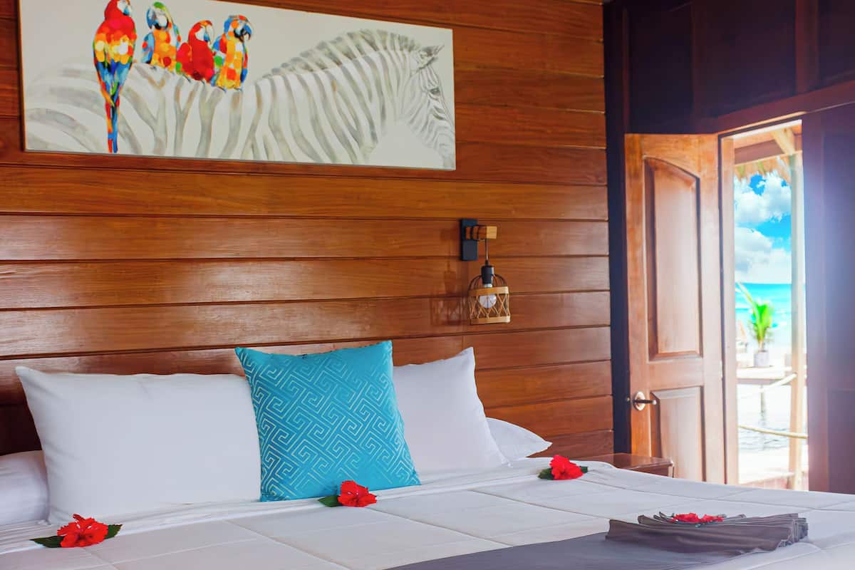 Standaard bungalow, uitzicht op zee | 2 slaapkamers, een kluis op de kamer, verduisterende gordijnen